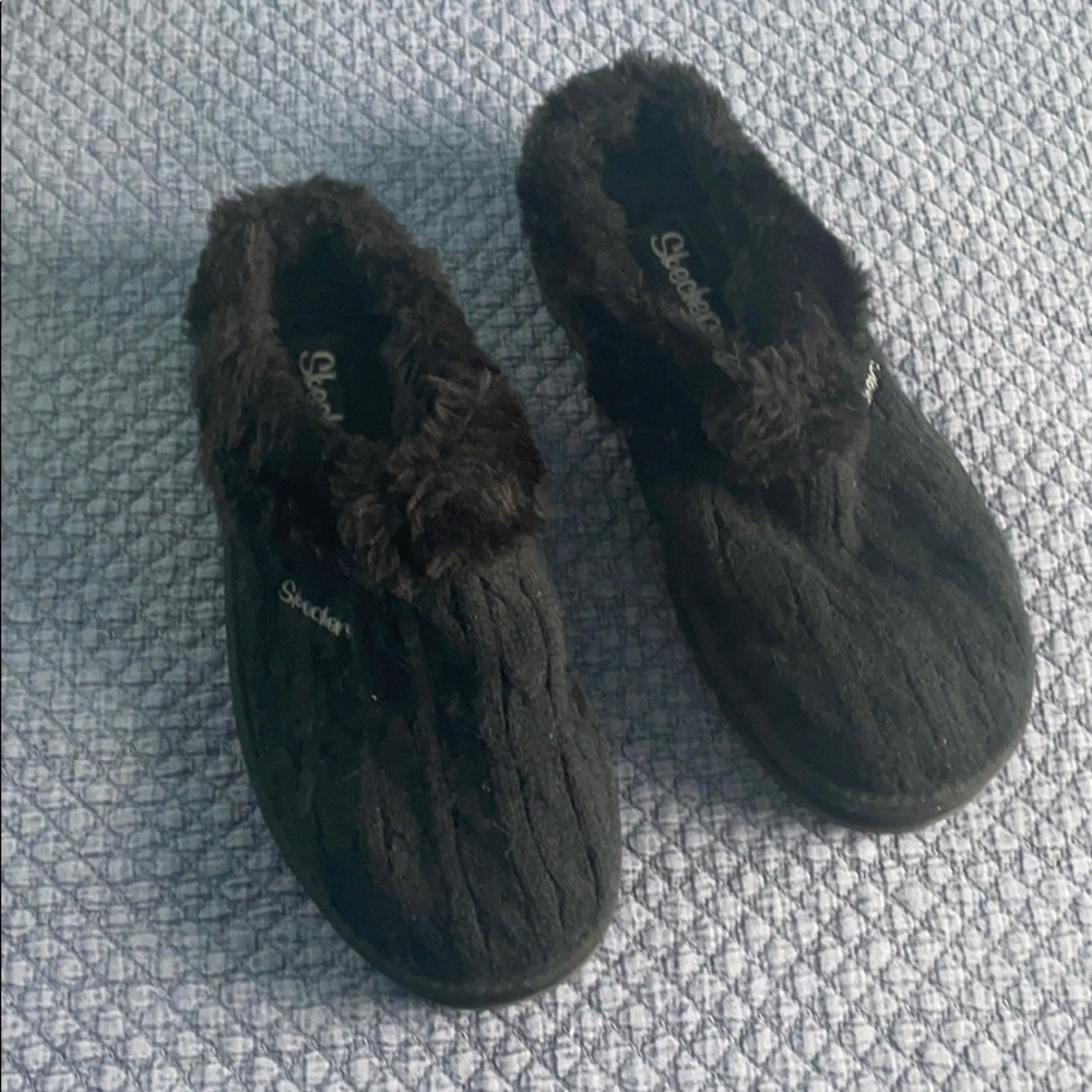Skechers sleep sandals, size 8 1/2.